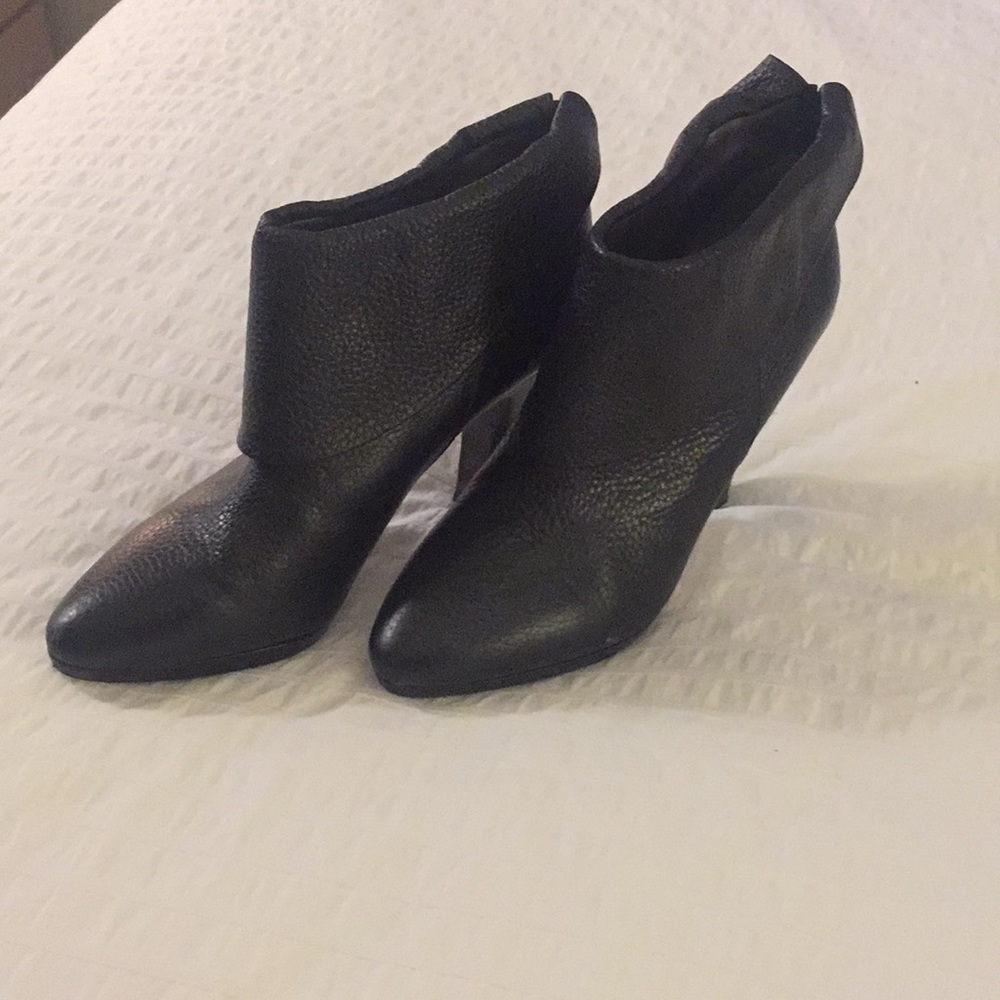 Banana Republic Sz. 7 Bootie